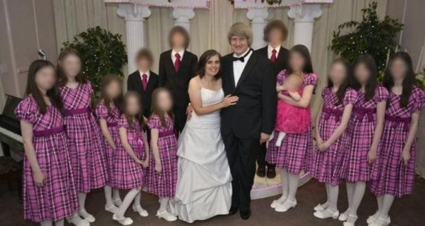 Lo que se sabe de familia con 16 hijos encadenados en California